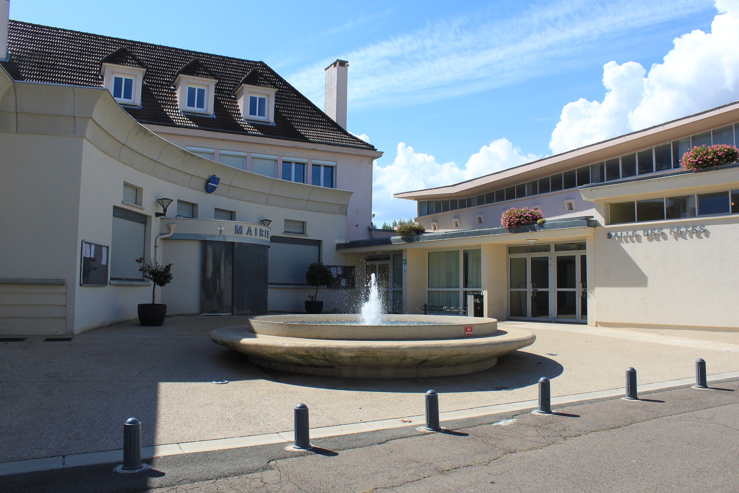 Mairie de Ouges